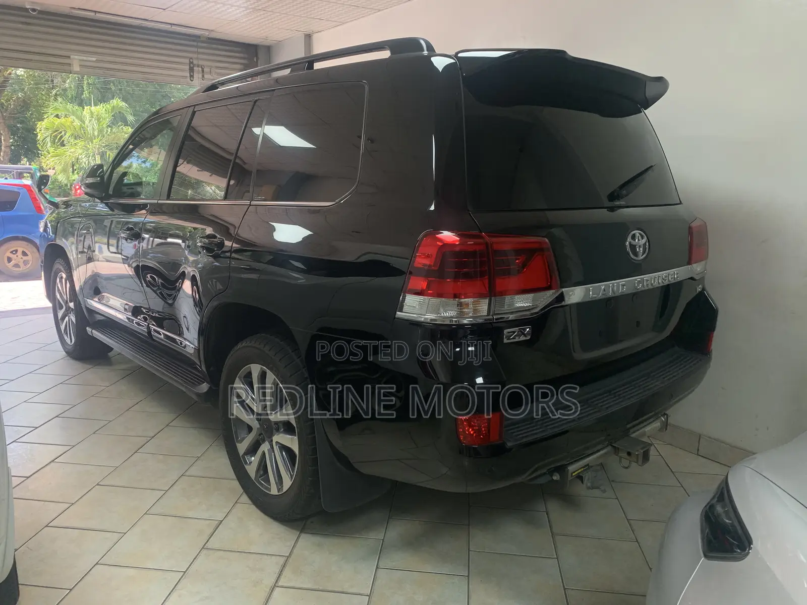 Toyota Land Cruiser 4.6 V8 ZX 2017 Matt Black