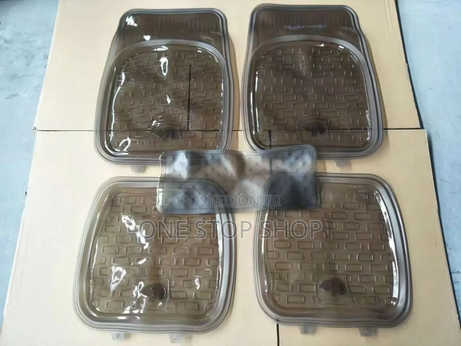5pc Clear Black Plastic Mats