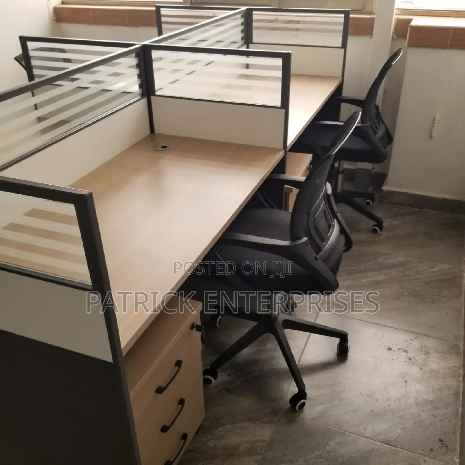 Executive Impoterd Modern 4 Way Workstation