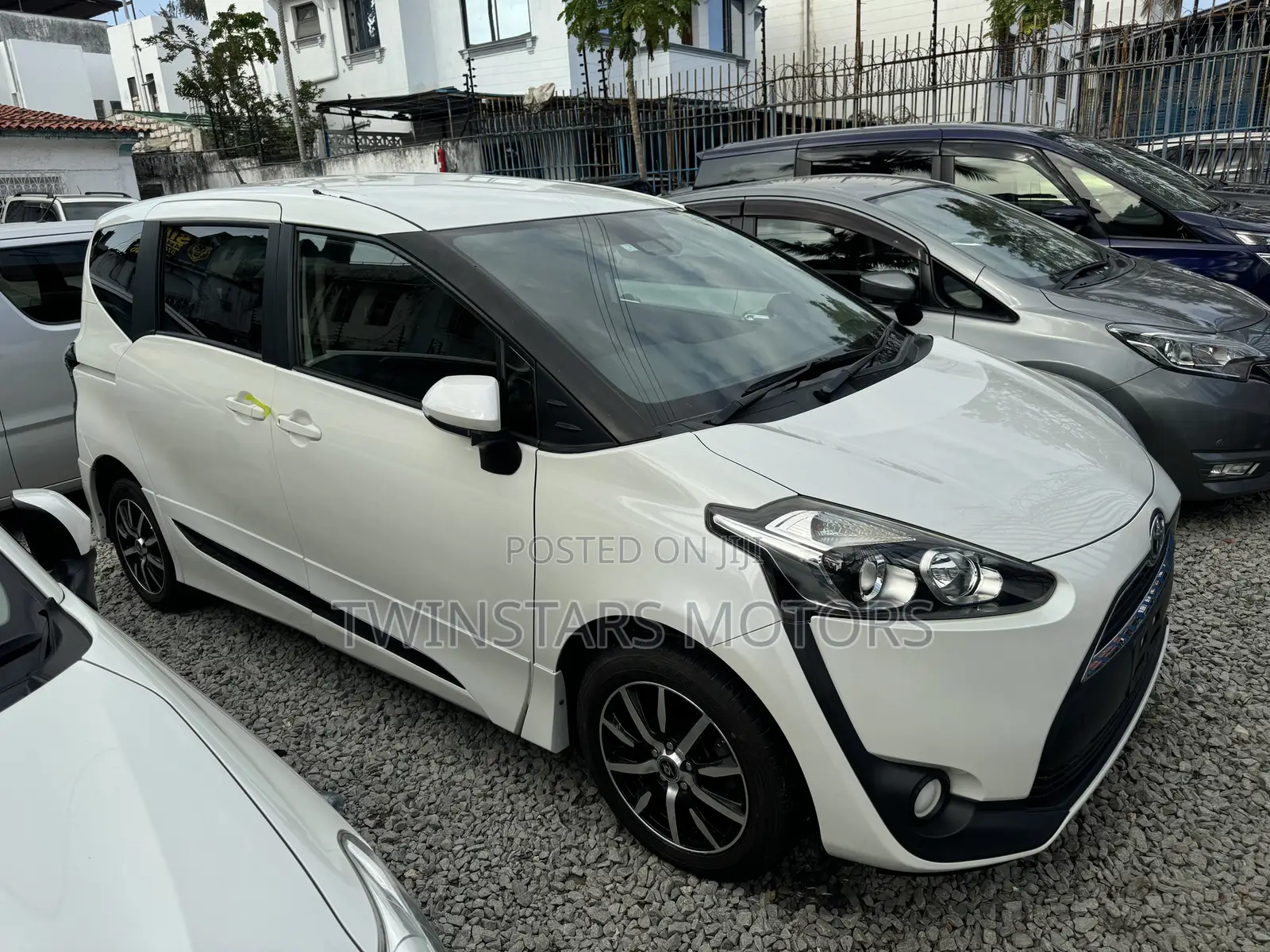 Toyota Sienta 1.5 FWD 2018 White