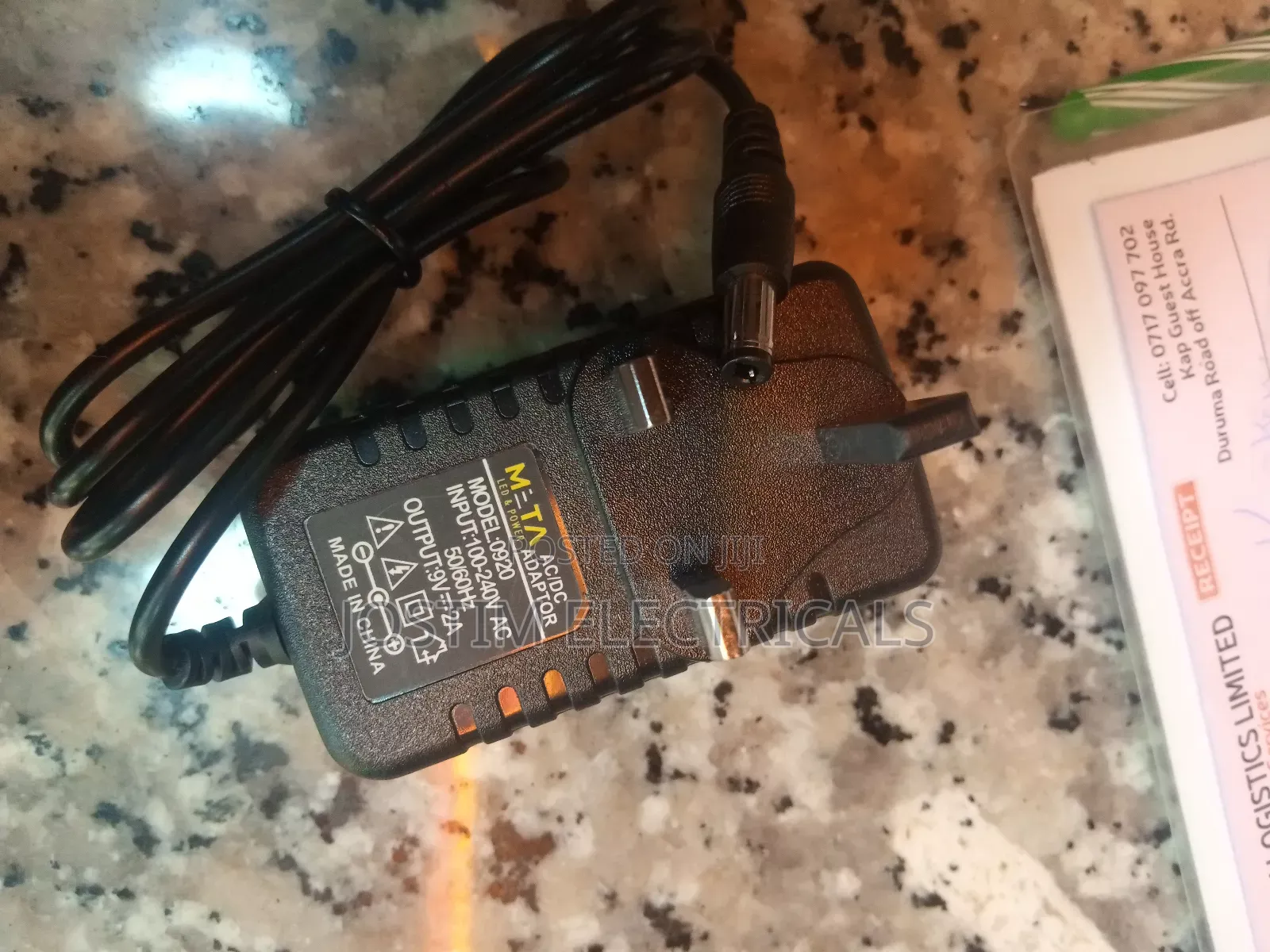 UK Plug AC 100-240v to DC 9V 2A Power Adapter