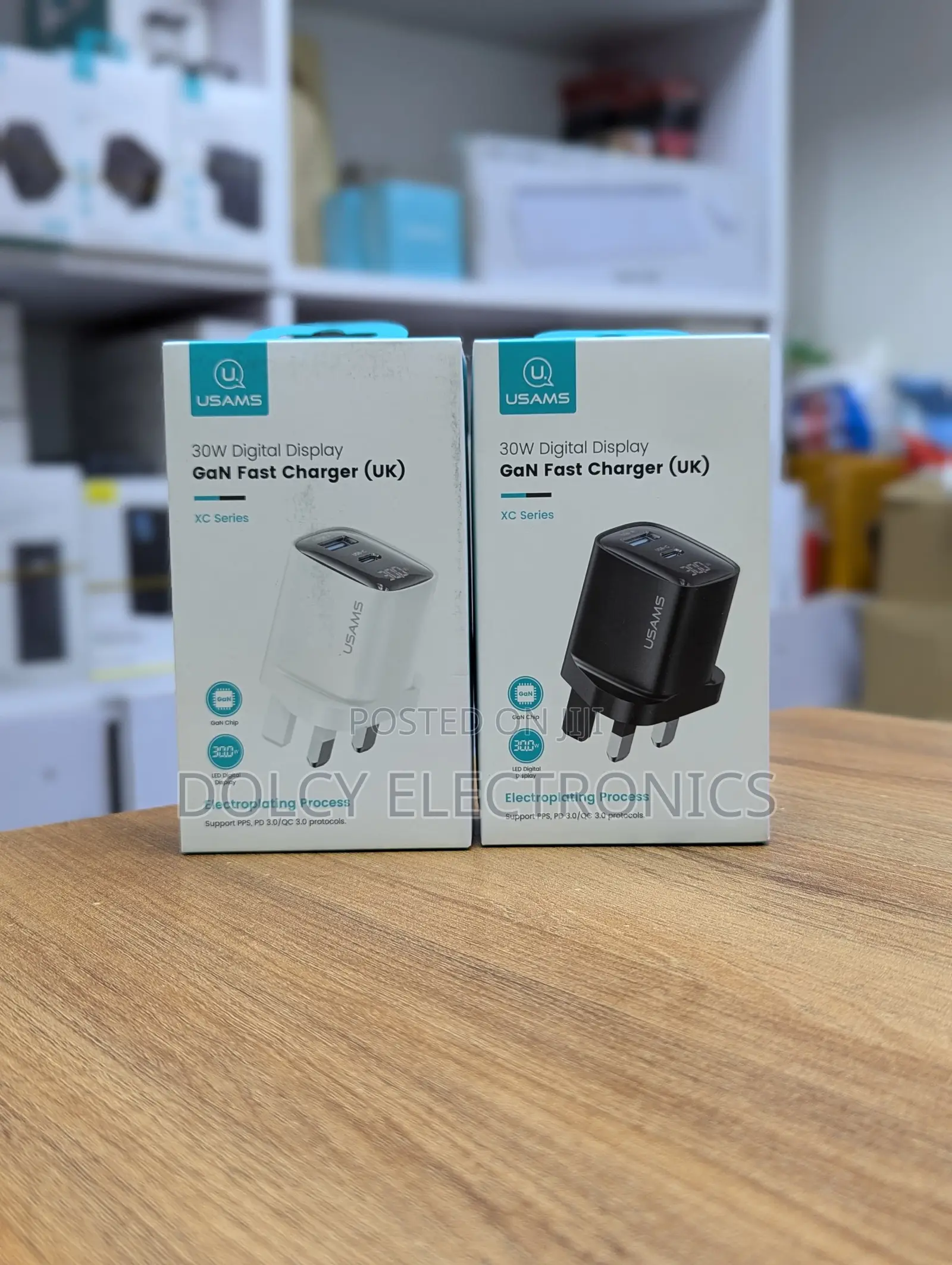 Usams 30W Dual Ports Fast Charger