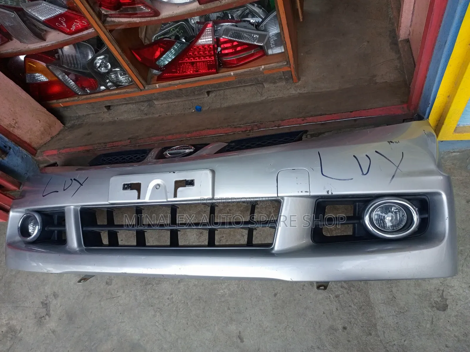 Silver Wingroad Y12 Front Bumper Complete (Double Grills)