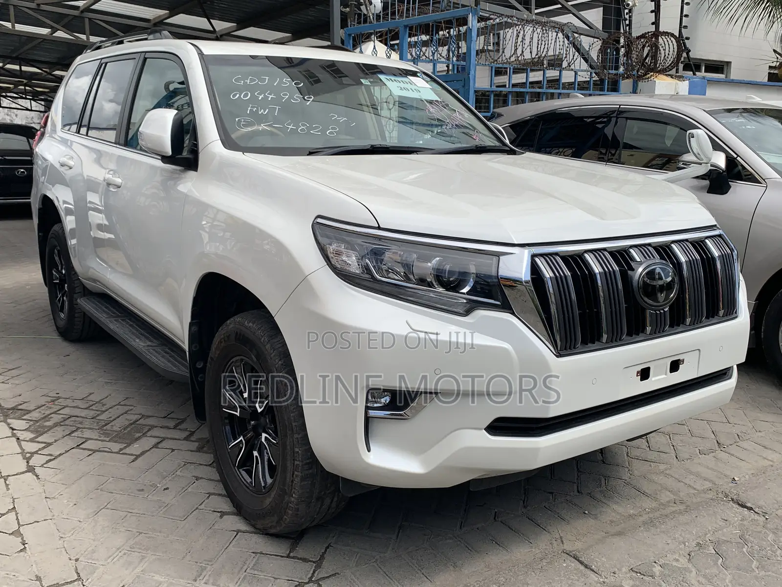 Toyota Land Cruiser Prado 2.8 2019 Off white