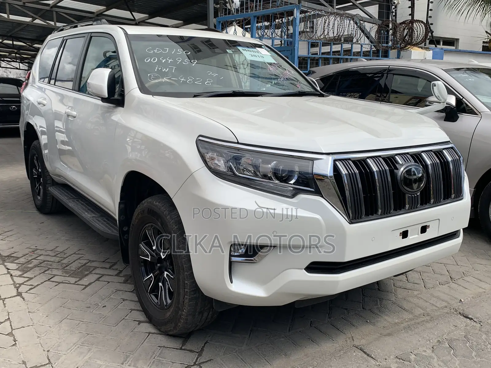 Toyota Land Cruiser Prado 2.8 2019 Off white