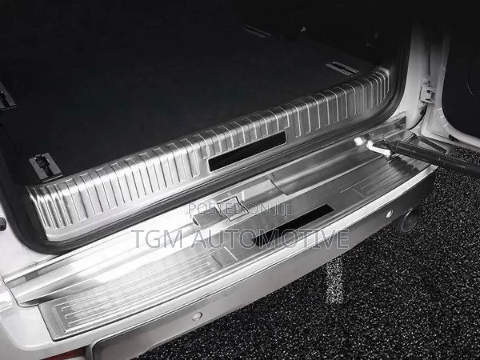 Prado 150 Chrome Boot Panels Set