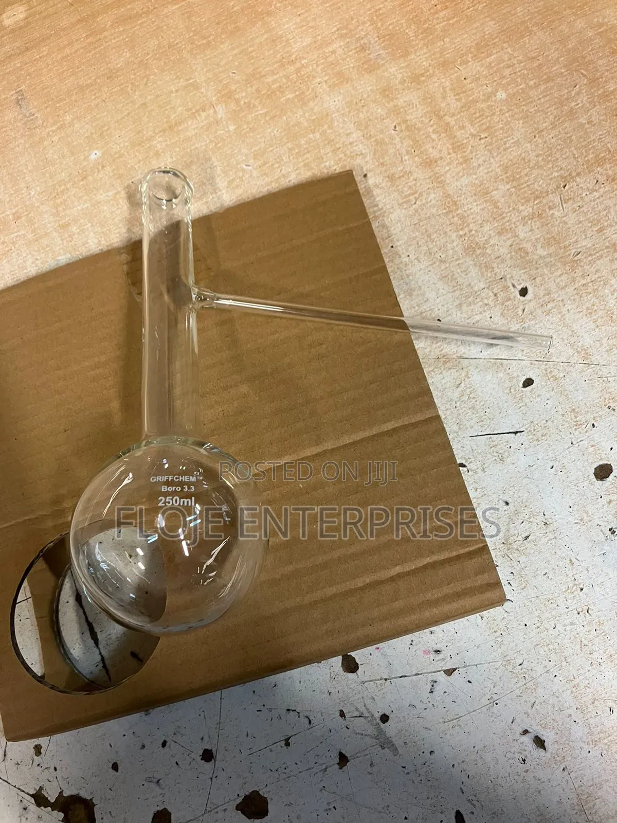 Distillation Flask With Side Arm 250ml
