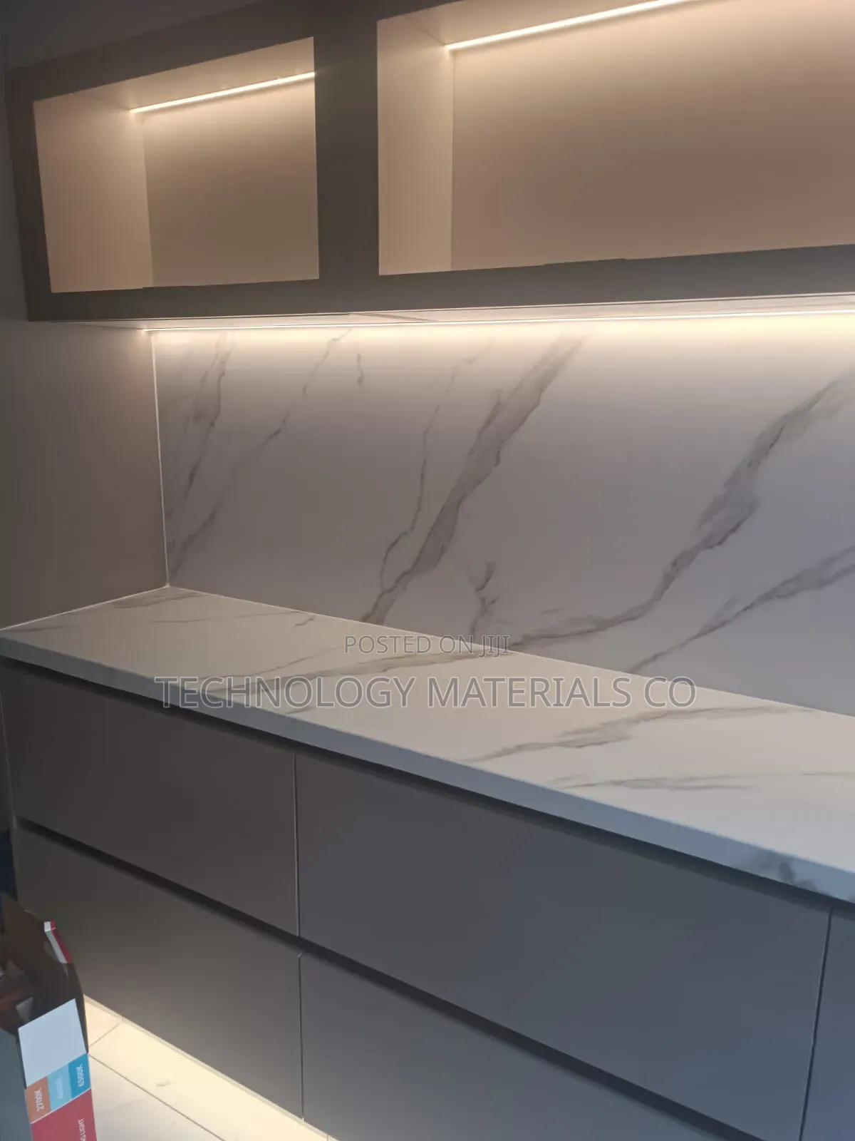White Grey Island Sintered Stone (10.5ft * 5.3ft * 12mm)