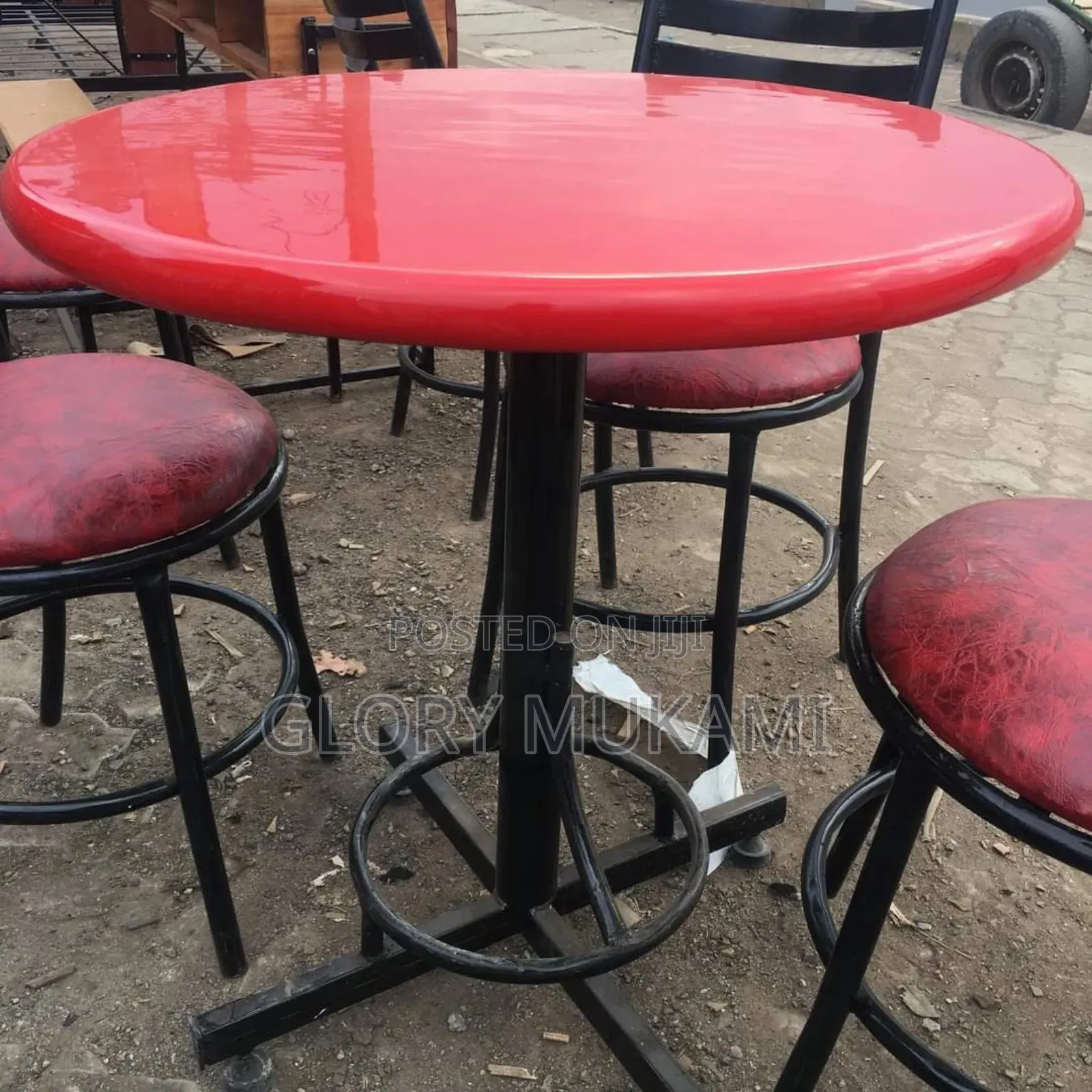 Quality Brand New Round Tables