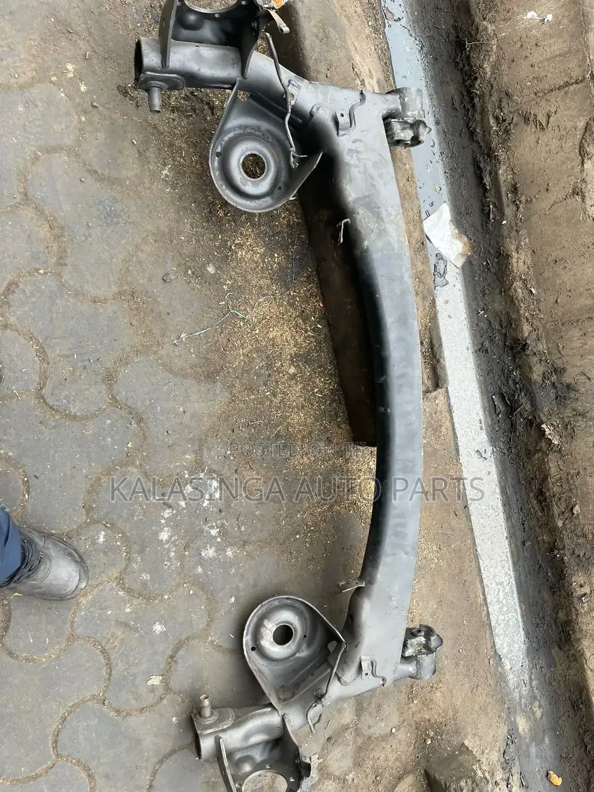 Rear Beam Toyota Noah
