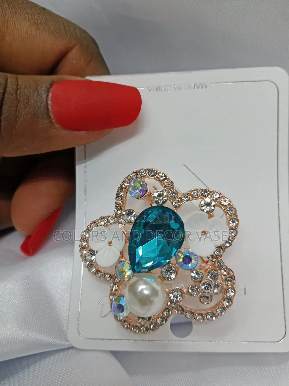 Classy Brooches Offer Price
