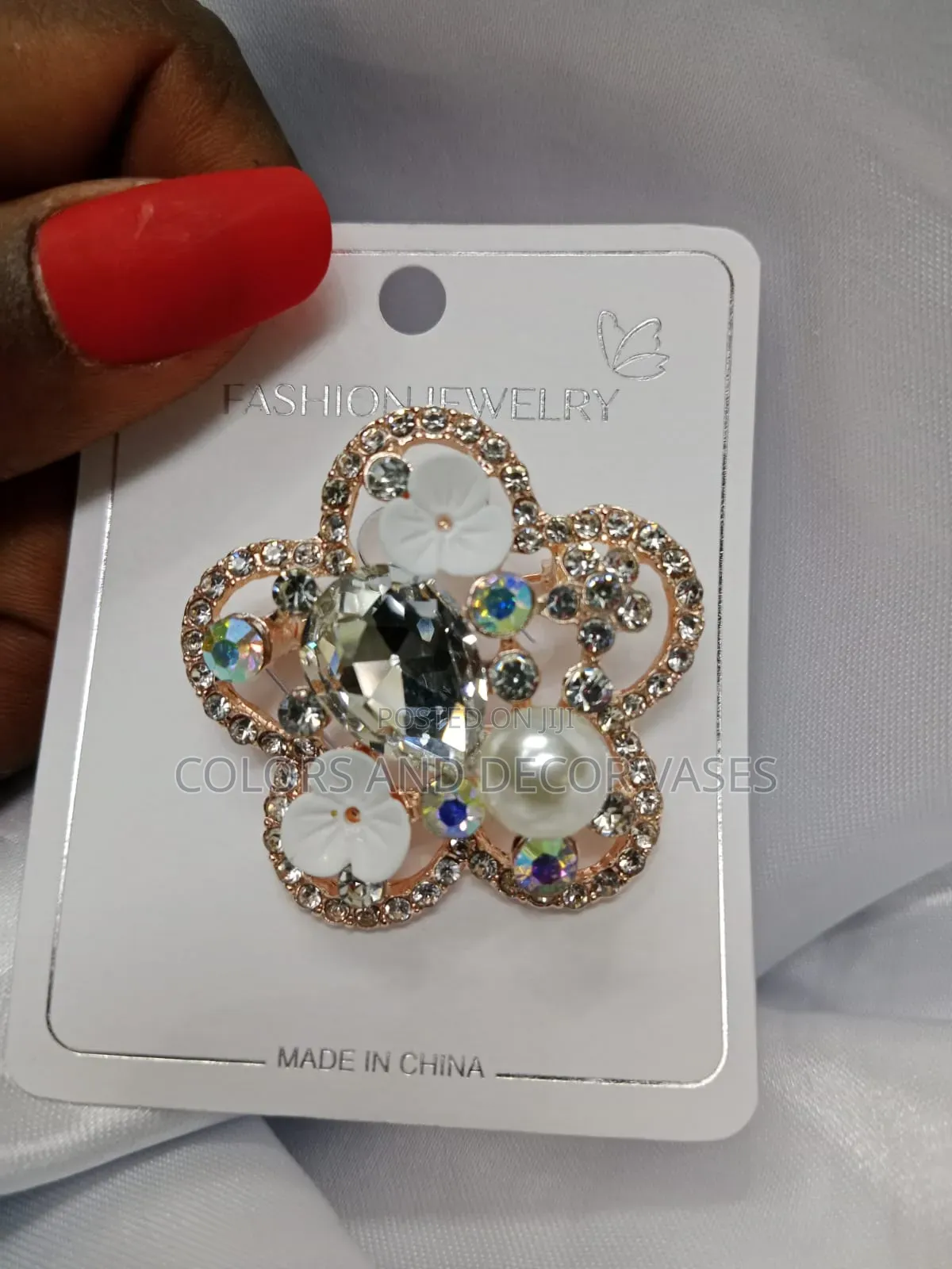 Brooches Flowered in Stock