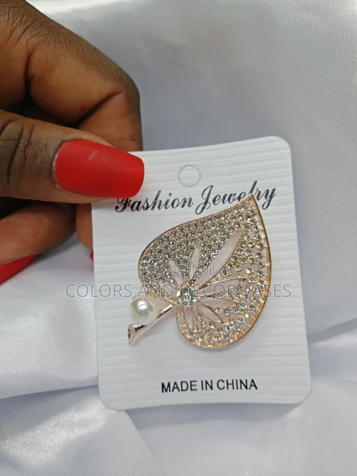 Brooches to Spice Up Your Official Clothes