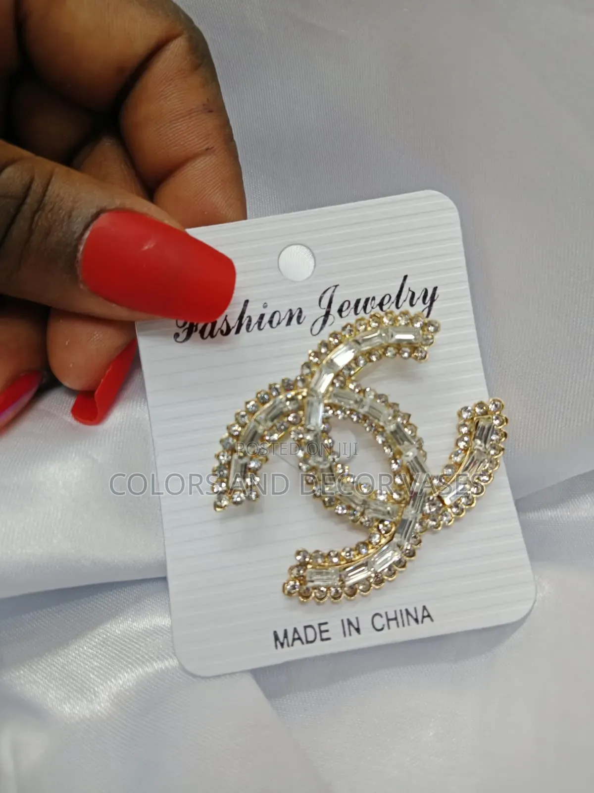 Pretty Brooches Good Quality Available