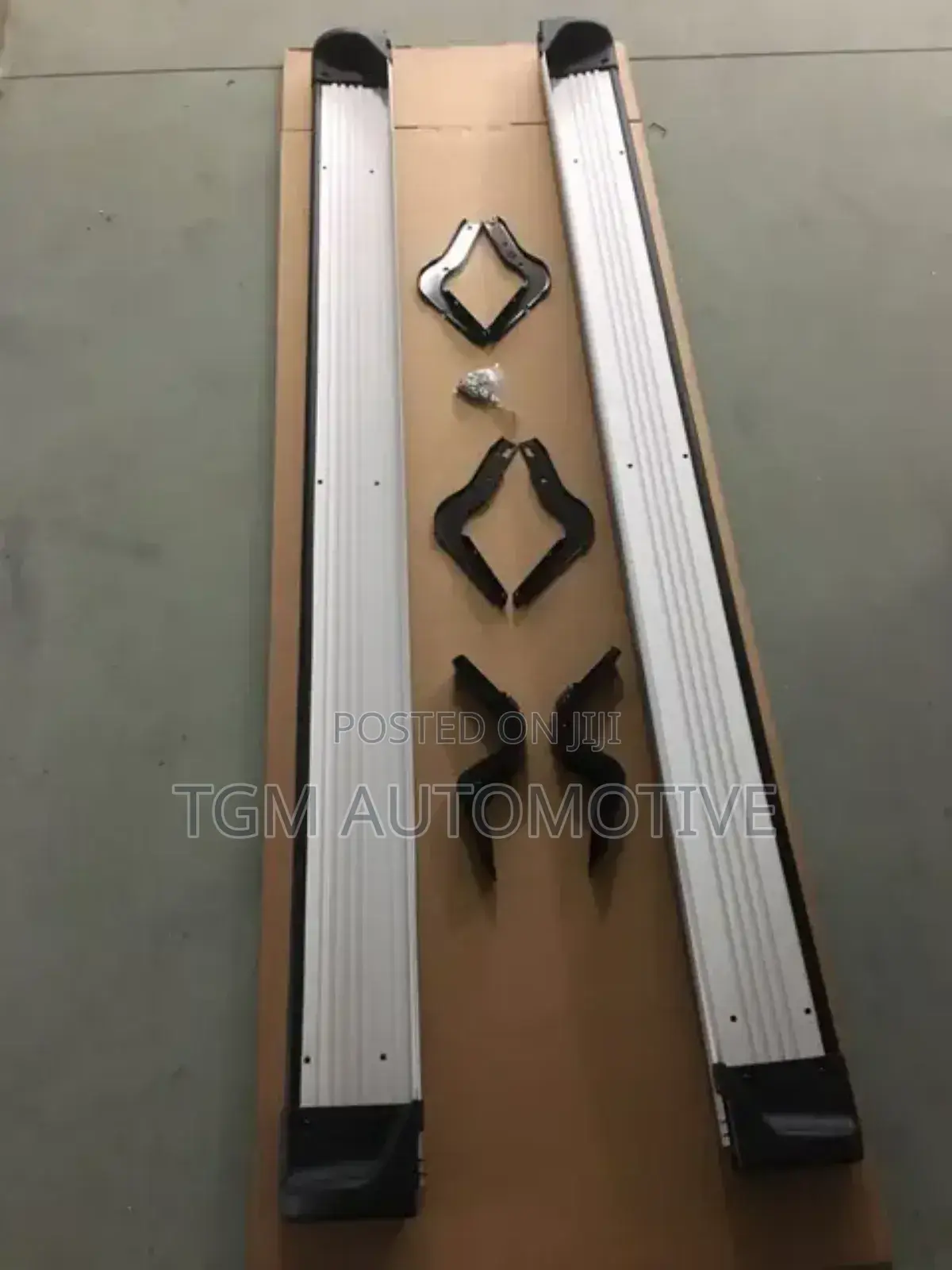 Hilux Vigo Side Steppers/ Side Steps