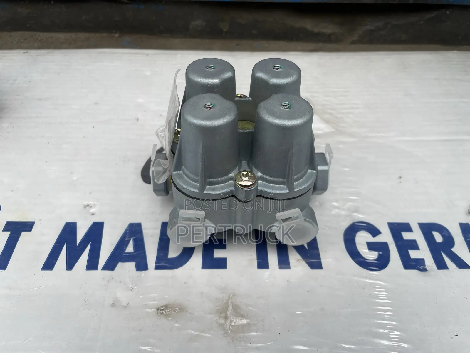 WG9000360523/2 Four Way Circuit Protection Valve SITRAK/Howo