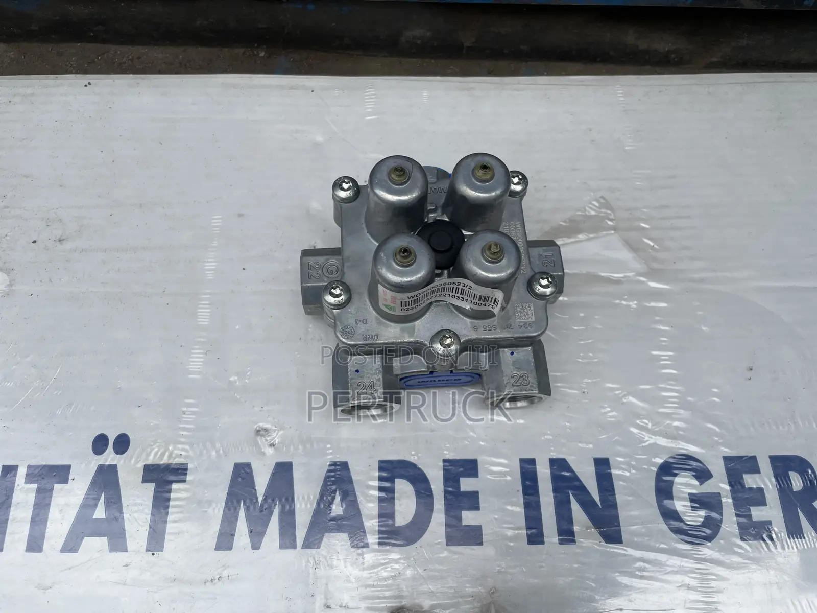 WG9000360523/2 Four Way Circuit Protection Valve SITRAK/Howo