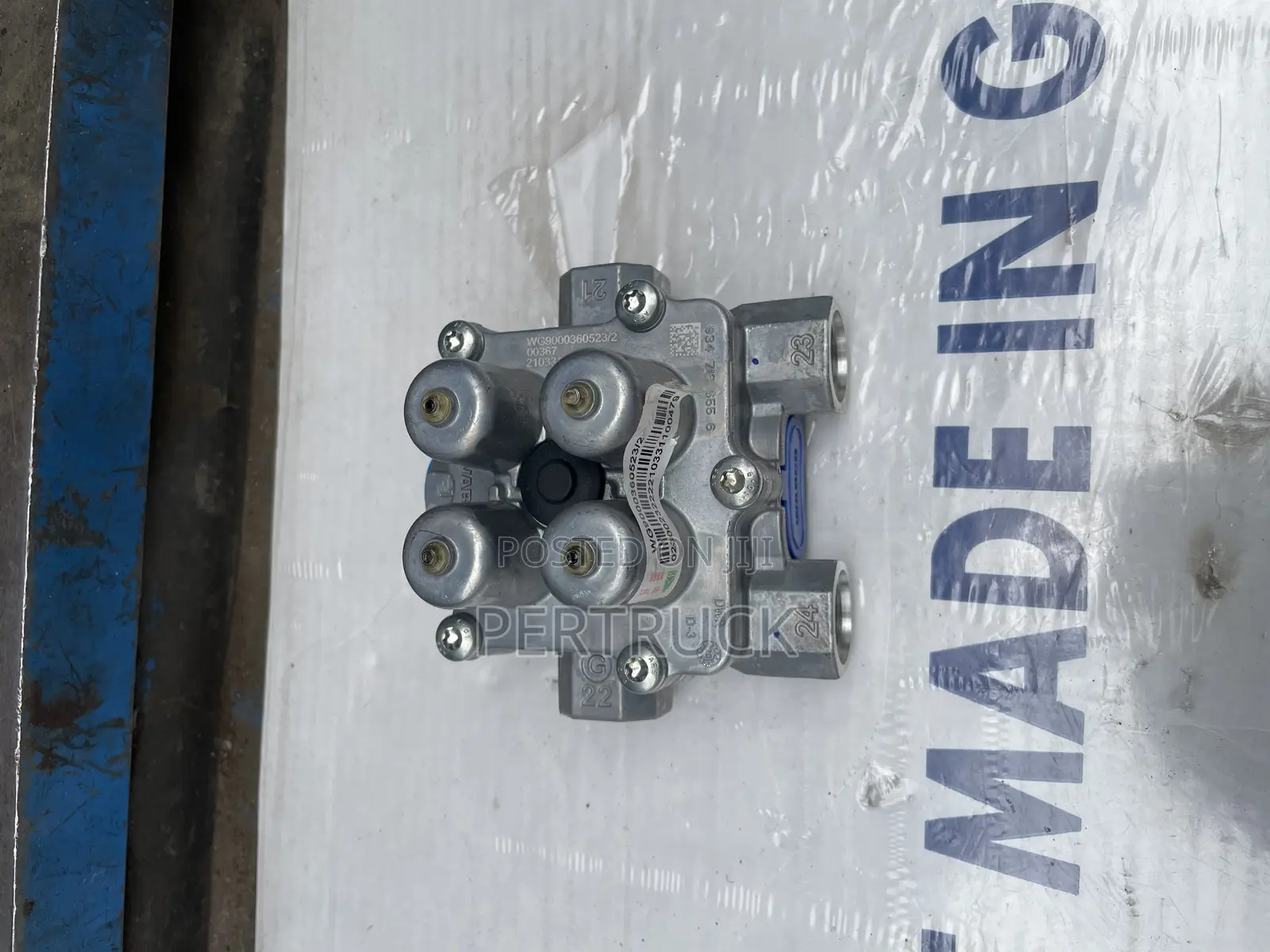 WG9000360523/2 Four Way Circuit Protection Valve SITRAK/Howo
