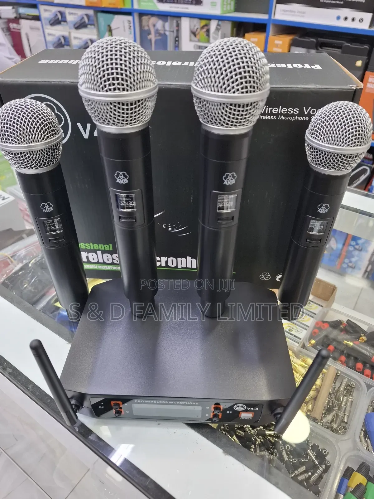 AKG 4 in 1 Wireless Microphone