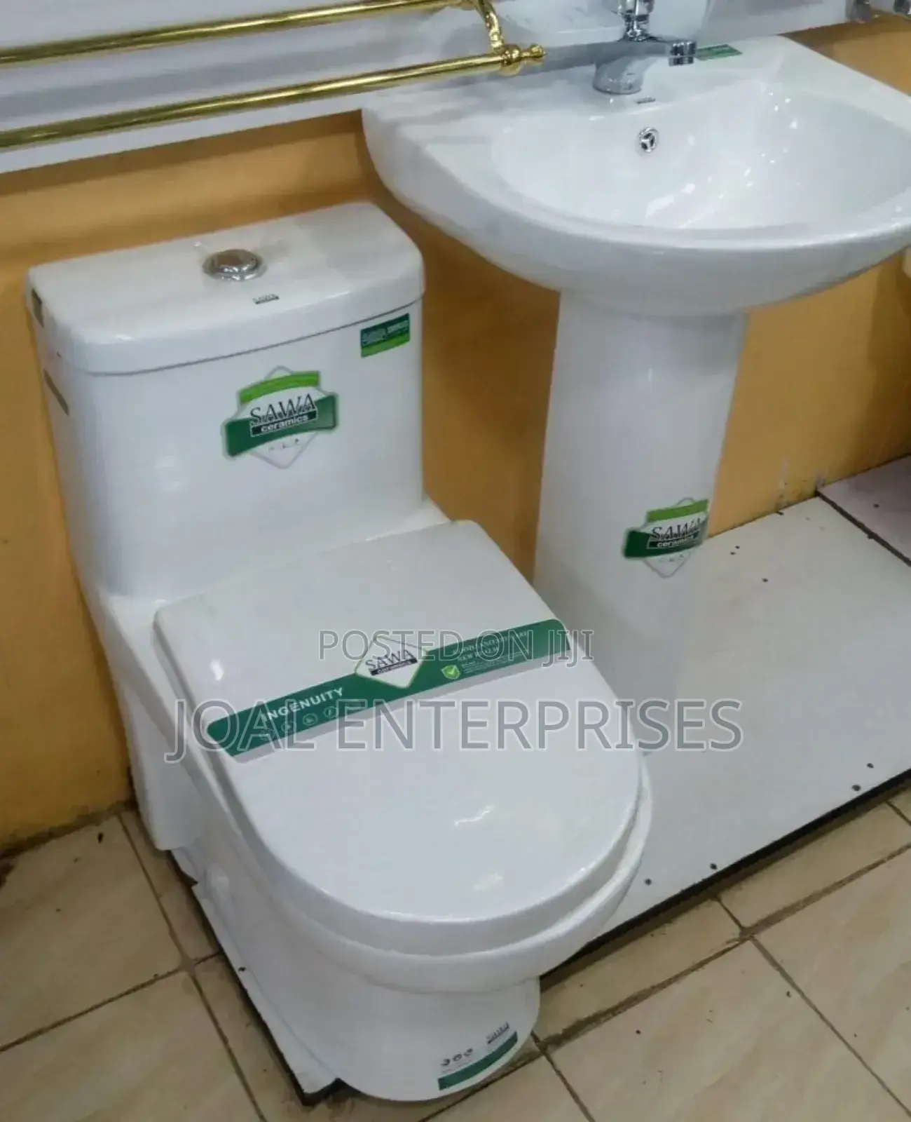 Sawa Toilet and Sink. Complete Set