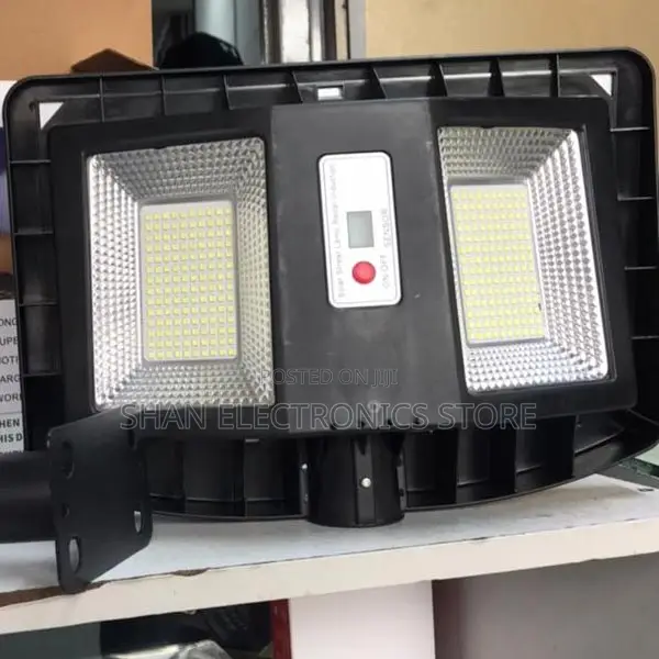 Street Lamps on Offer-Solar Double Streetlight 200w