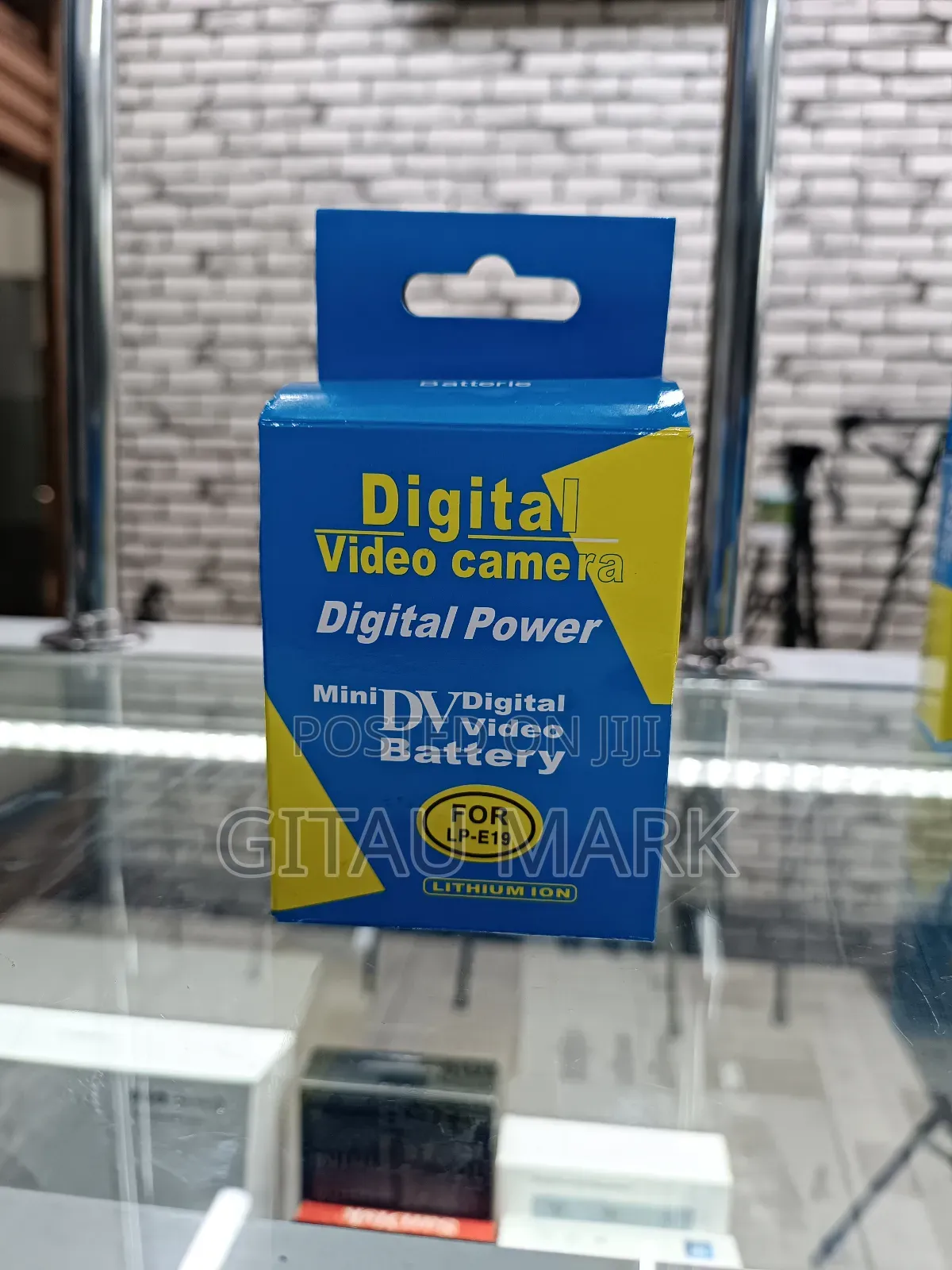LP E4 Digital Battery Pack