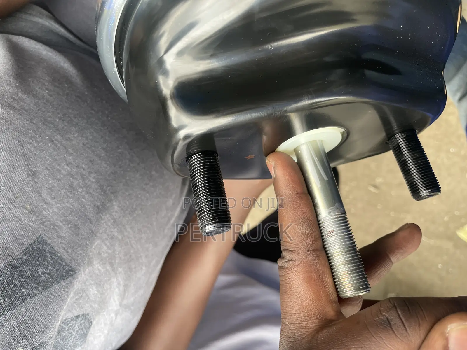 Middle Brake Booster FVZ 34 Genuine Isuzu Part