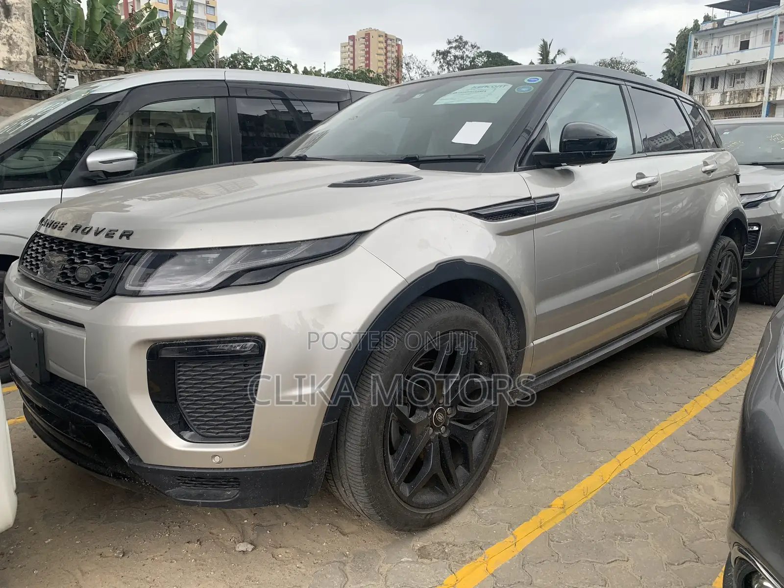 Land Rover Range Rover Evoque HSE 4x4 5-Door 2017 Ivory