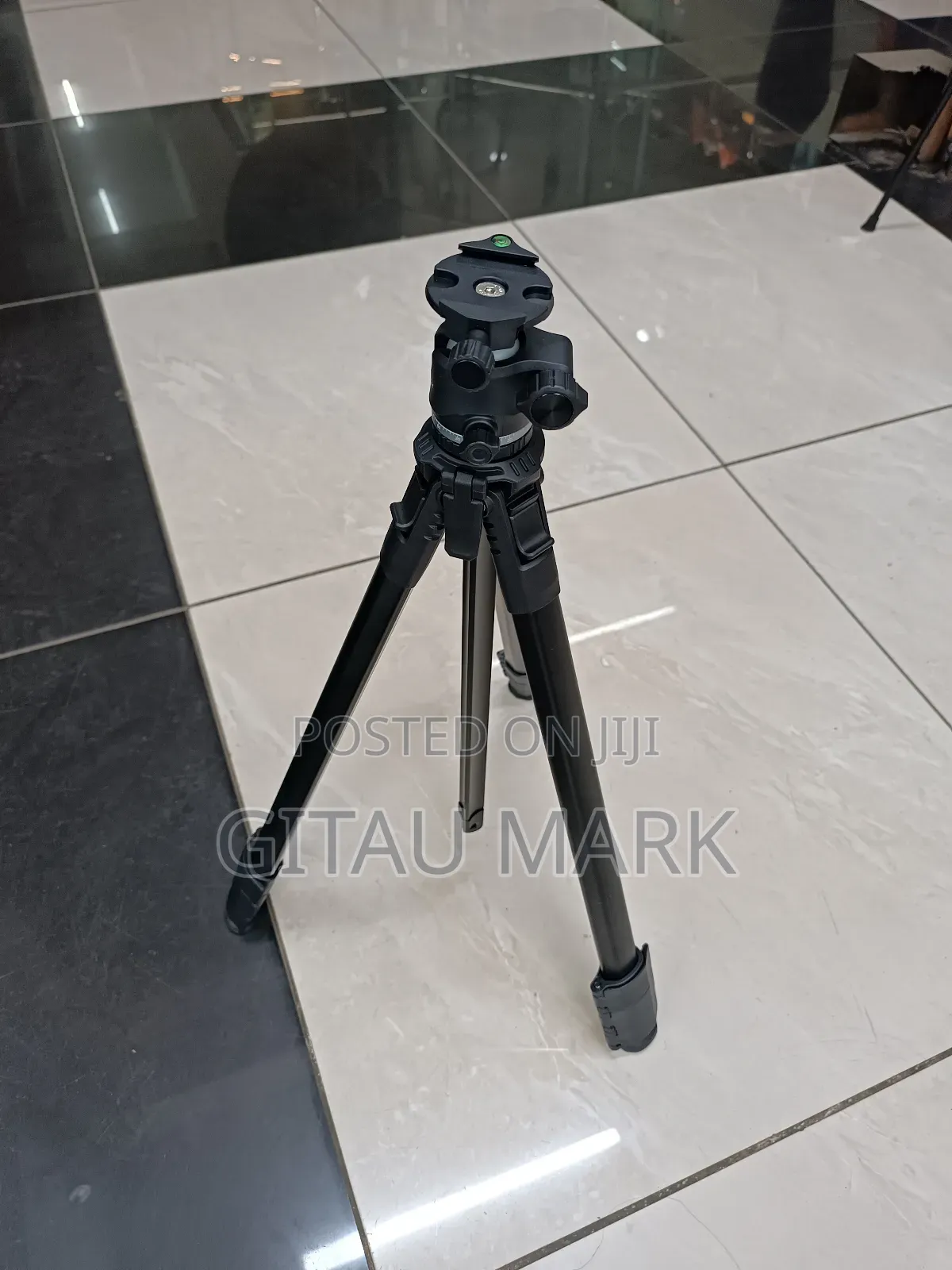 Kingjoy S600x+Gs10 Portable Tripod Stand