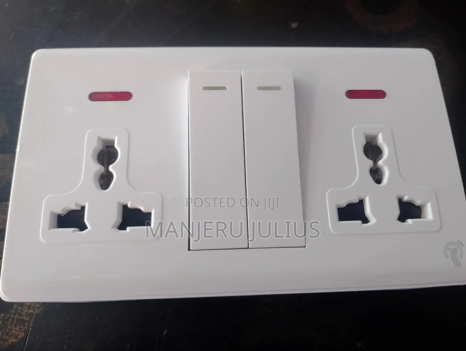13amps Universal Twin Socket