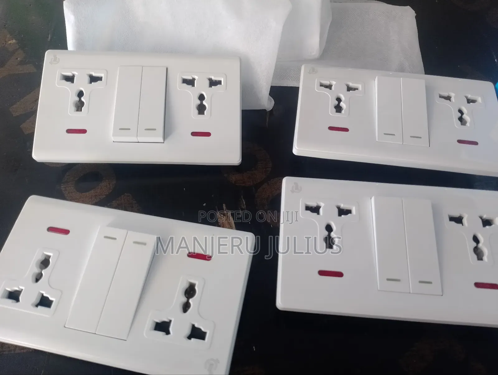 13amps Universal Twin Socket