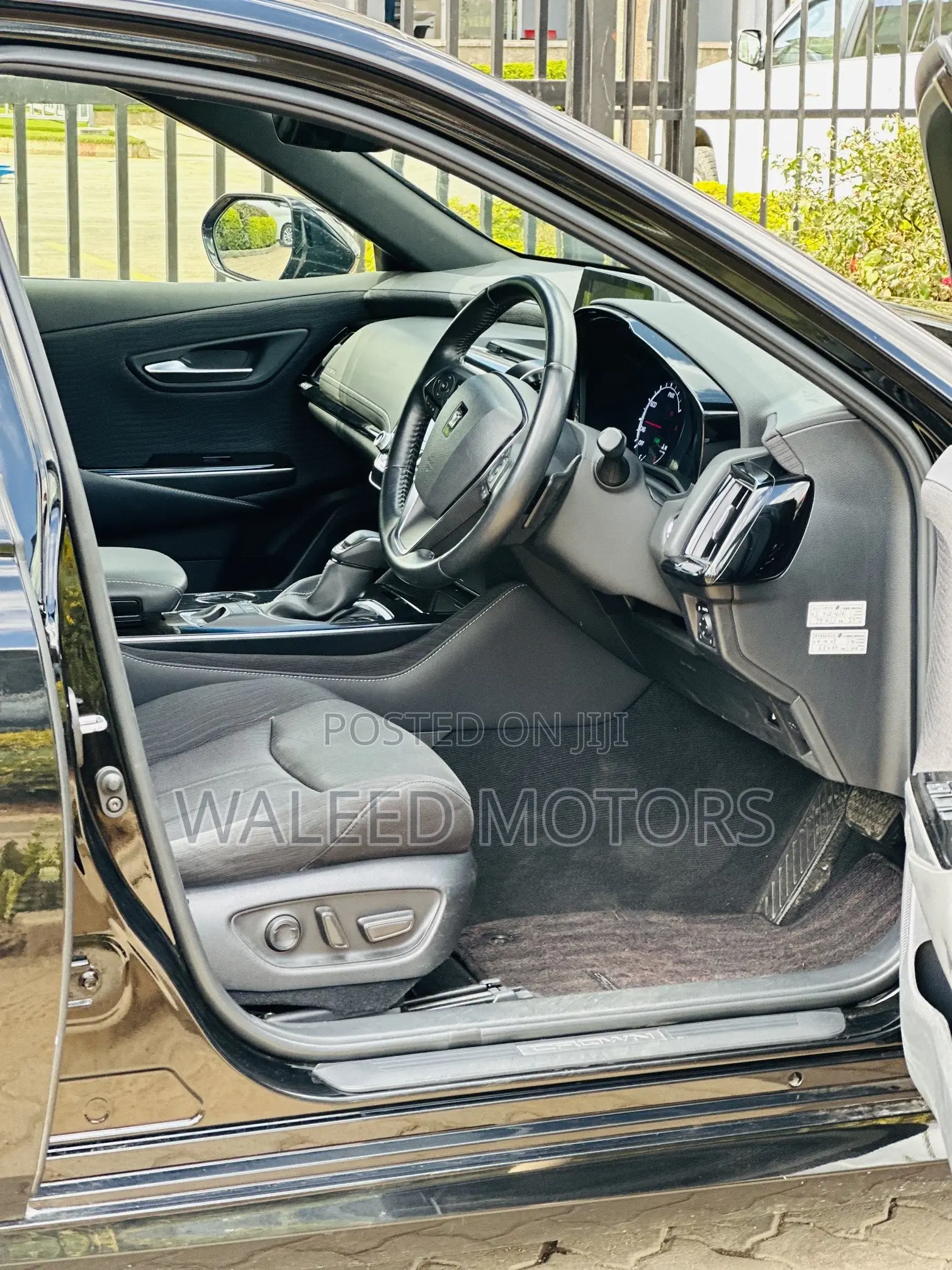 Toyota Crown 2018 Black