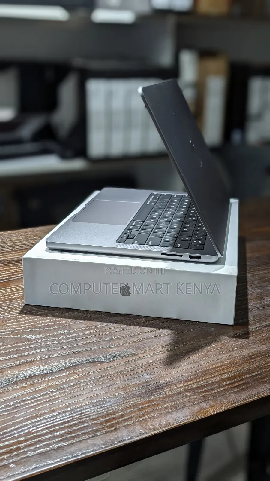 New Laptop Apple MacBook Pro 16GB Apple M3 SSD 1T