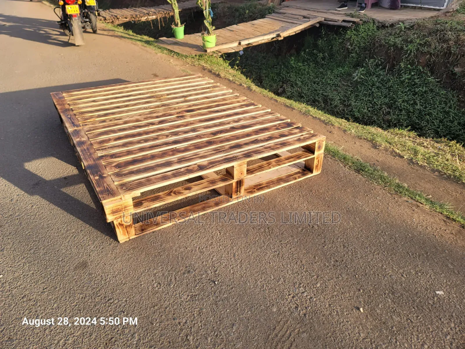 Pallet Furniture - Pallet Bed 5*6