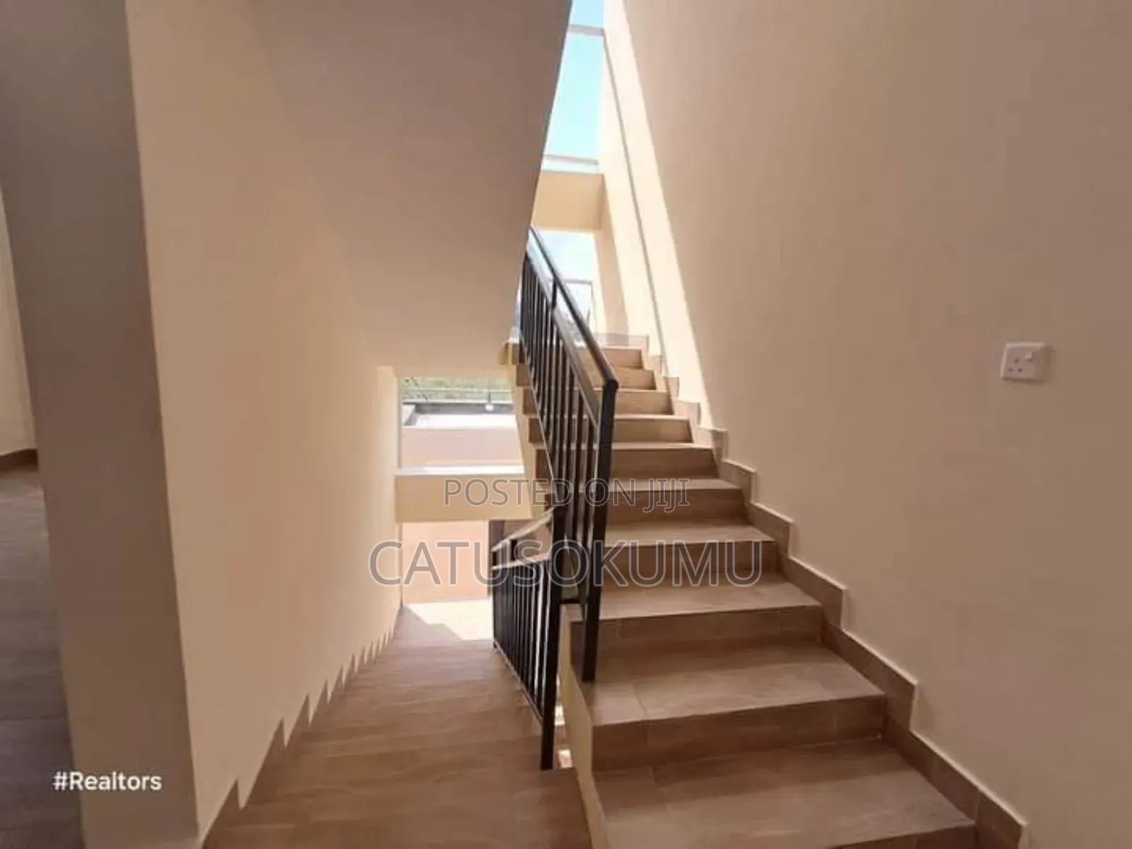 4bdrm Maisonette in Gateway Mall Area for rent