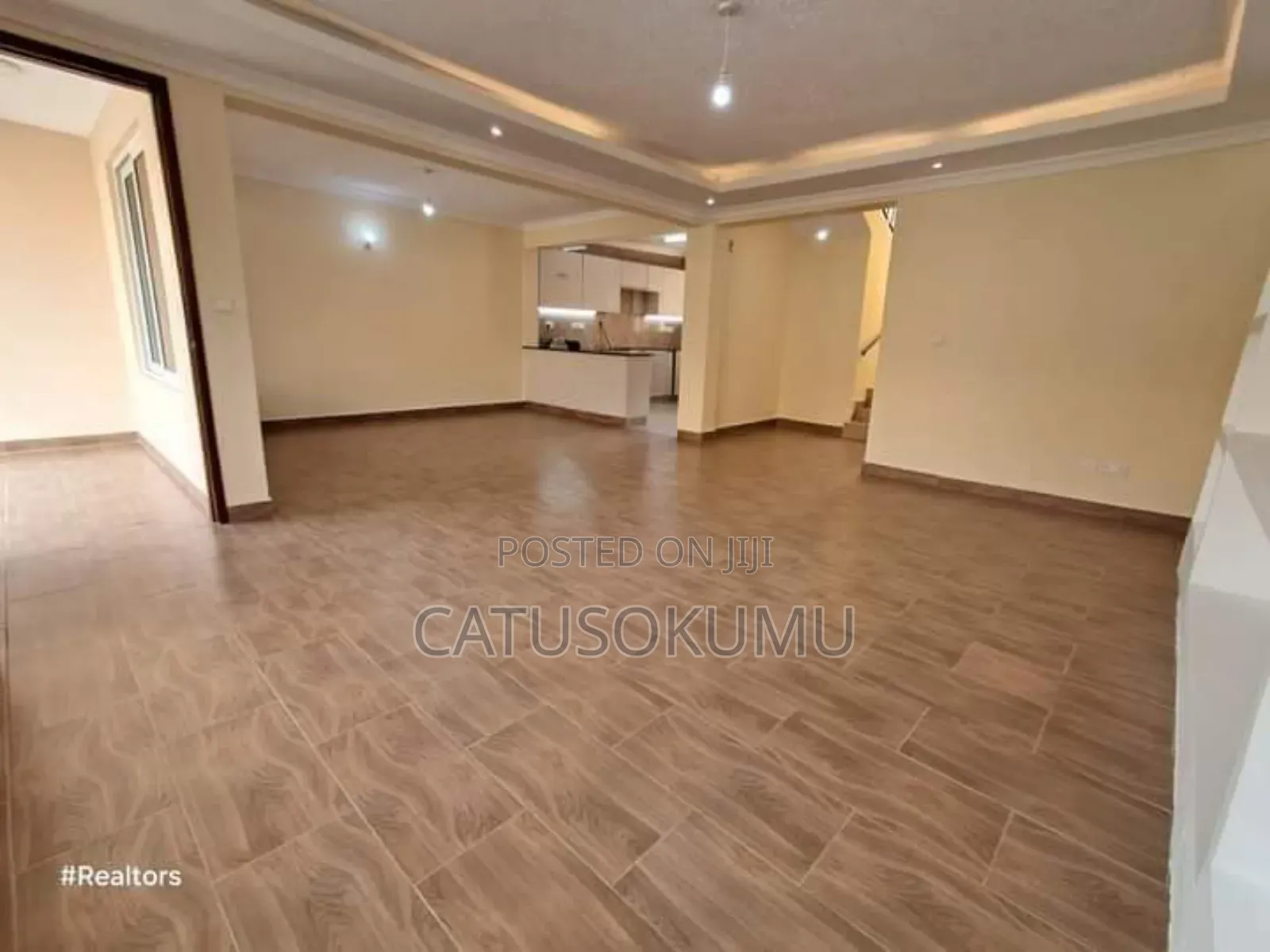 4bdrm Maisonette in Gateway Mall Area for rent