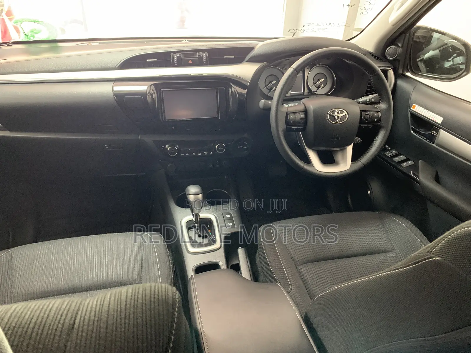 Toyota Hilux 2021 Green