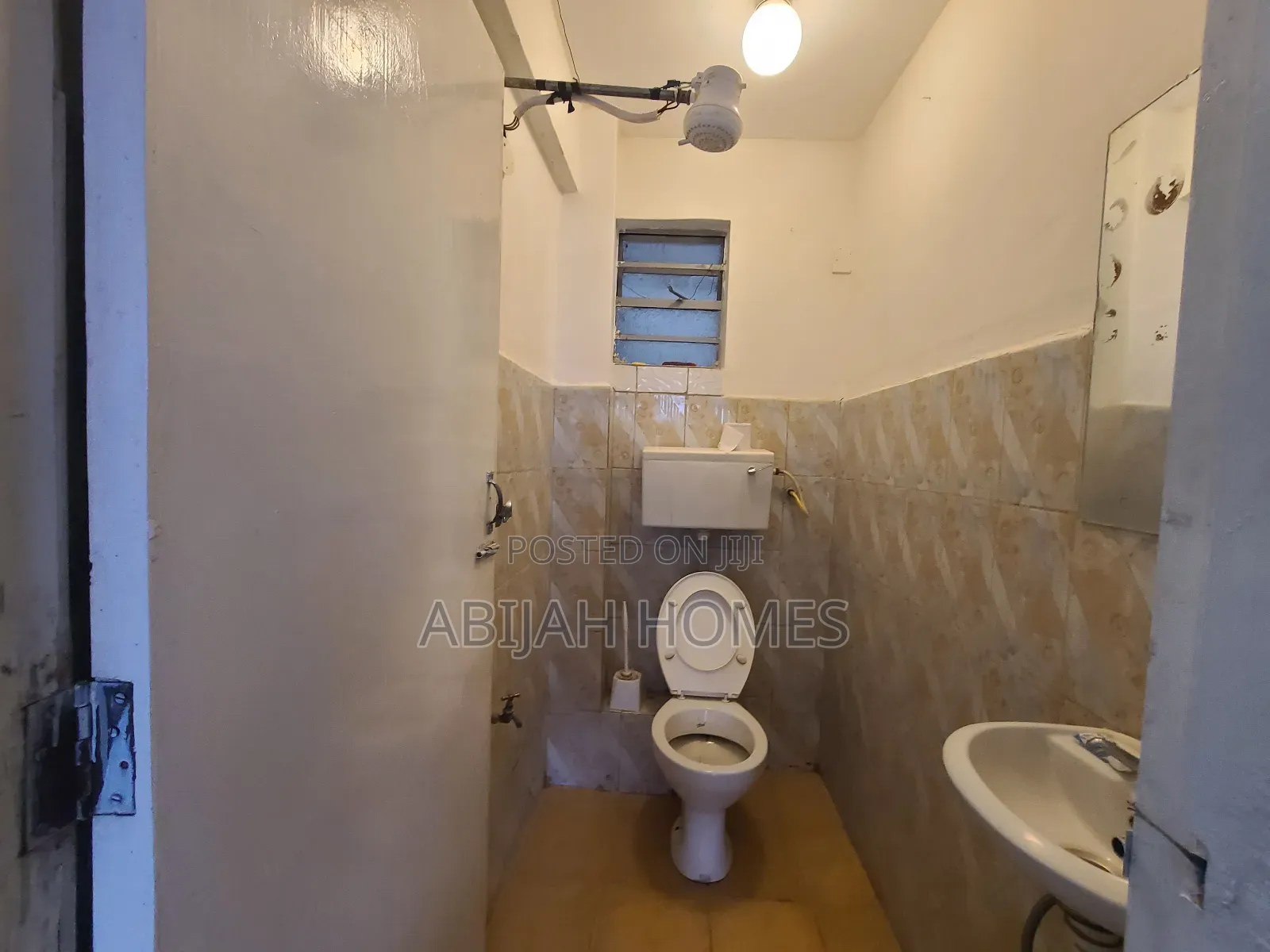 Fully Furnished Airbnb (Parking, Wi-Fi, Netflix)