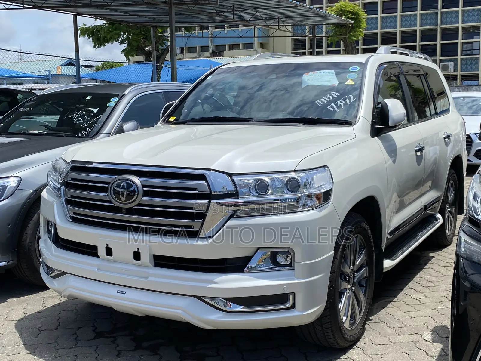 Toyota Land Cruiser 2018 White