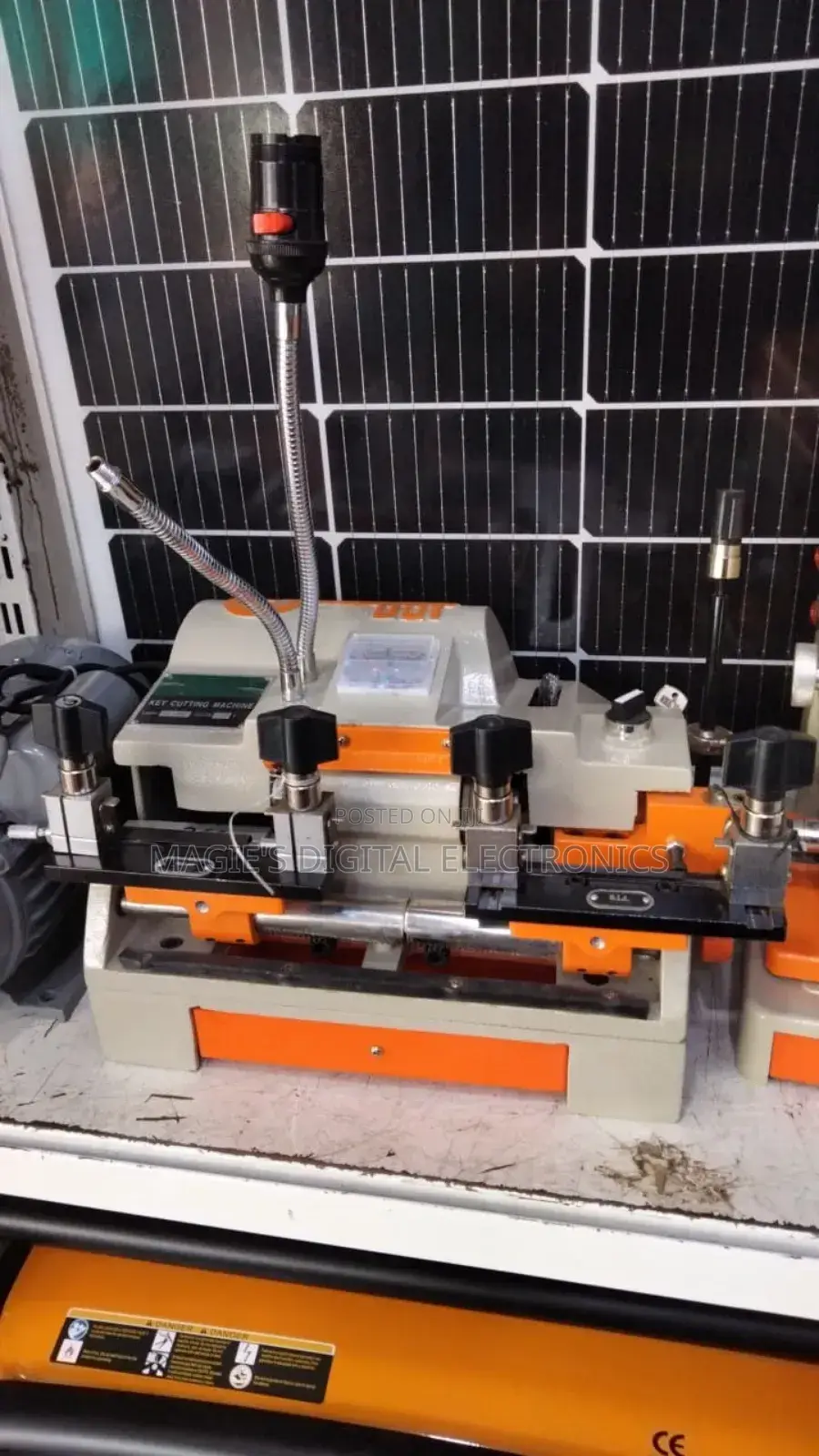 Key Cutting Machine