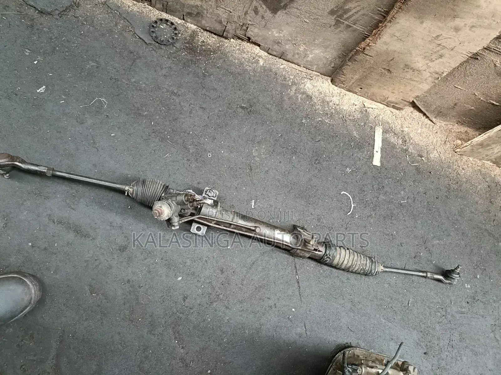 Nissan Vannet Steering Rack