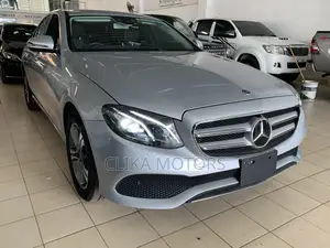Mercedes-Benz E200 2017 Silver