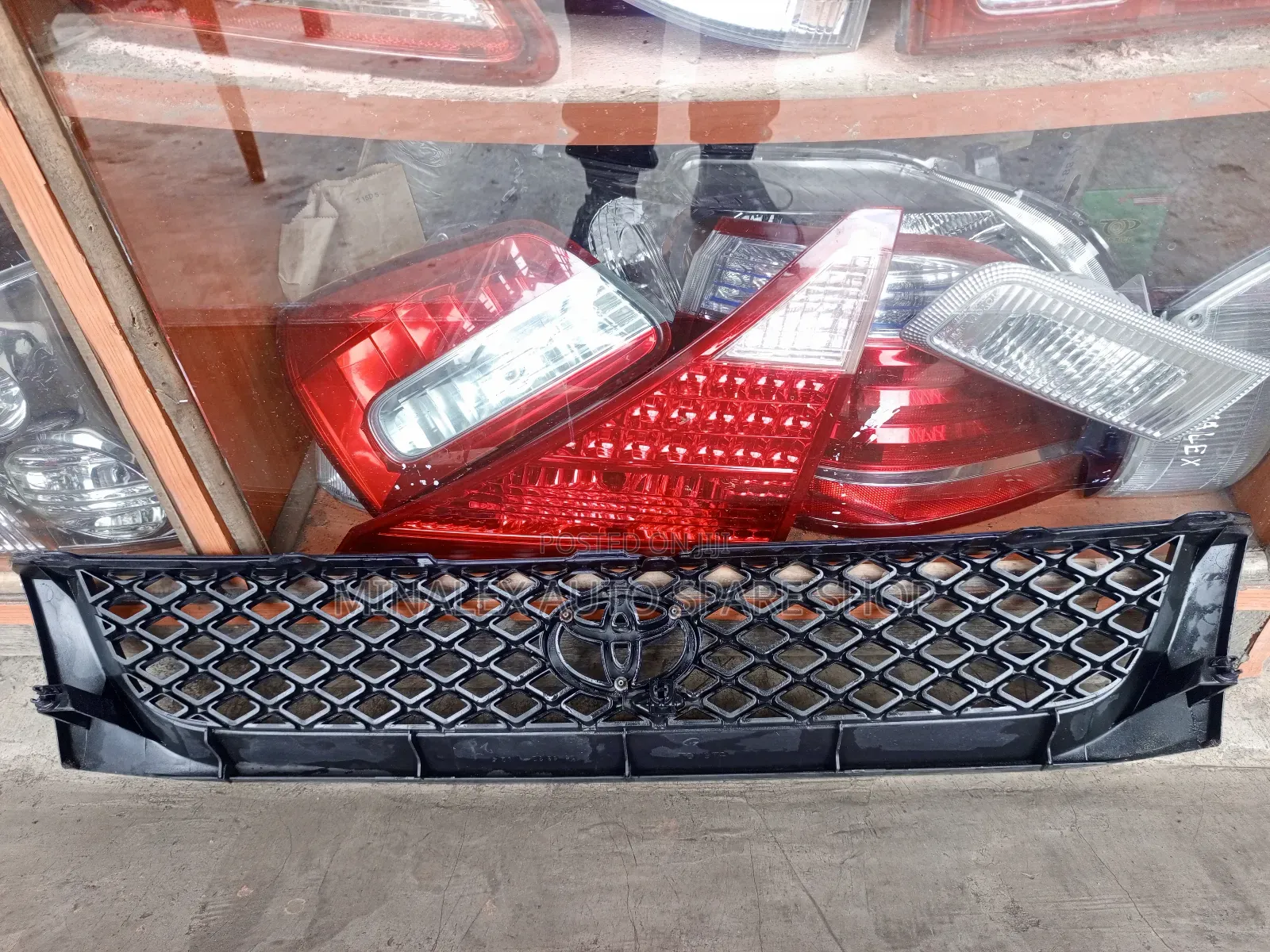 Front Grill Toyota Regius Hiace