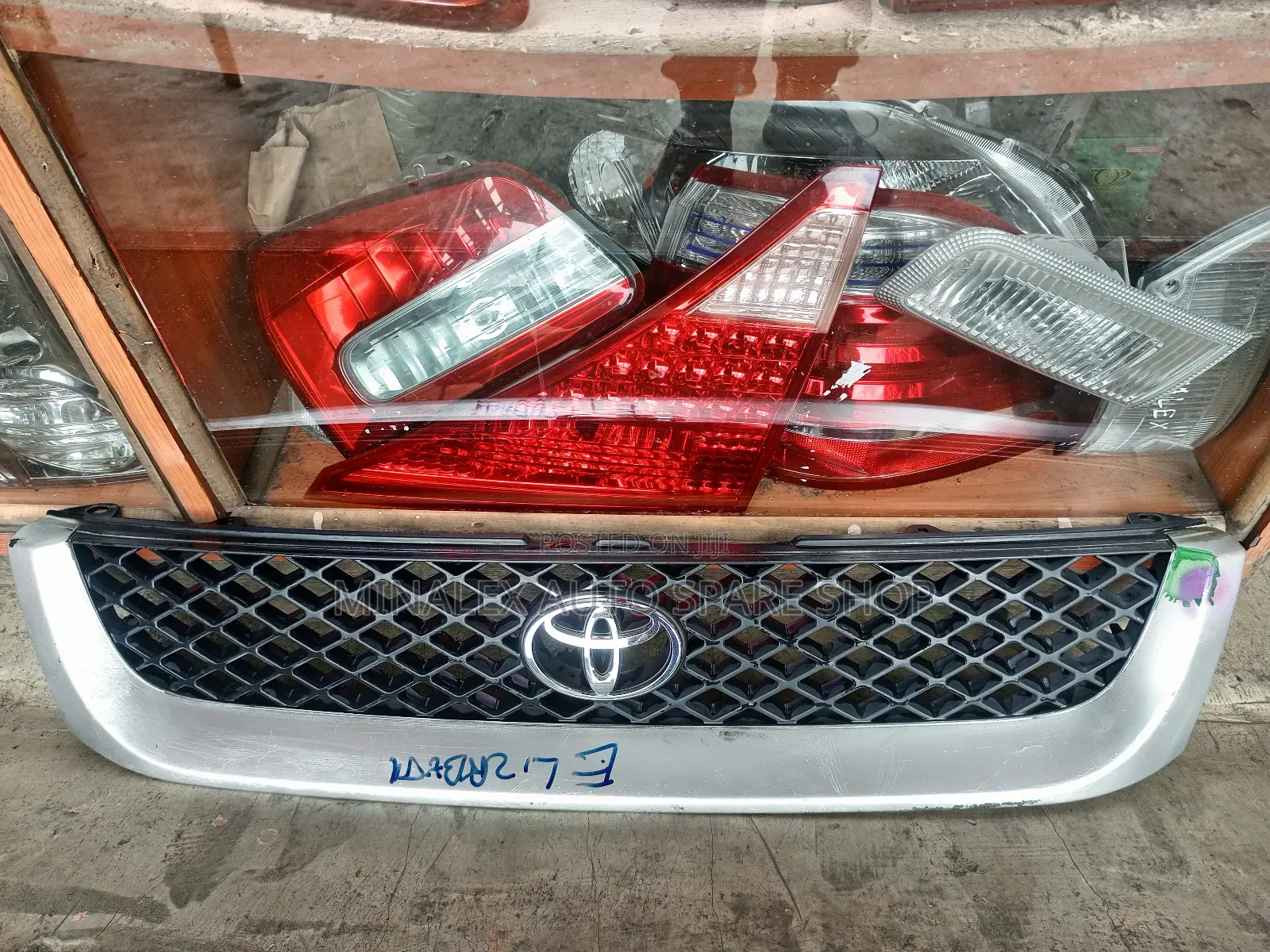 Front Grill Toyota Regius Hiace
