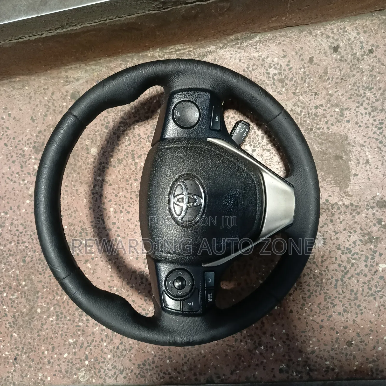 Auris New Model Steering Airbag.