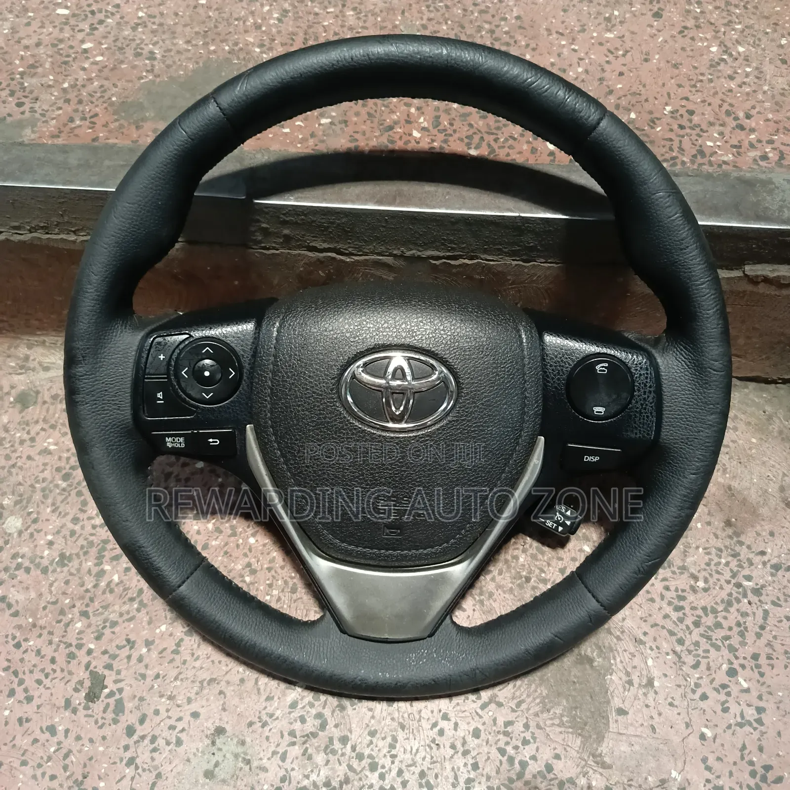 Auris New Model Steering Airbag.