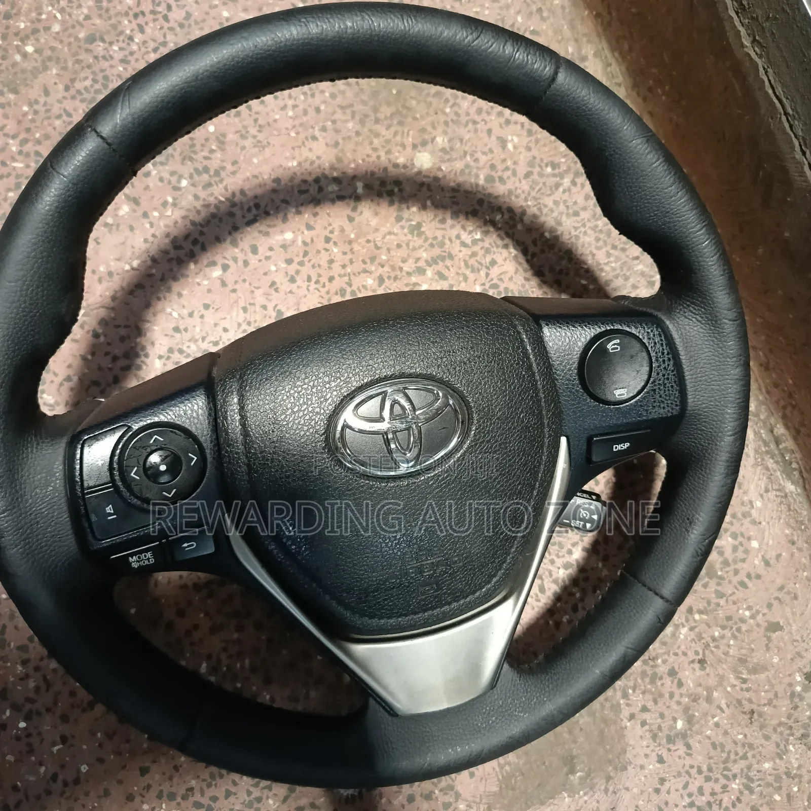 Auris New Model Steering Airbag.