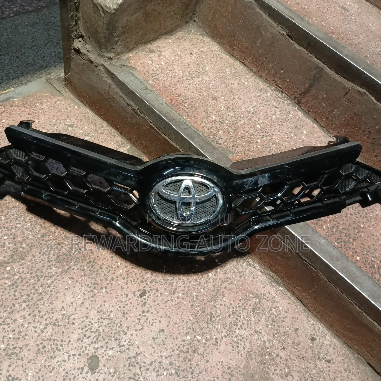 Auris 2017 Sport Grille.