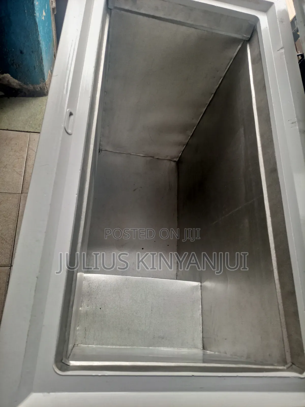 Medium Size Freezer 250L