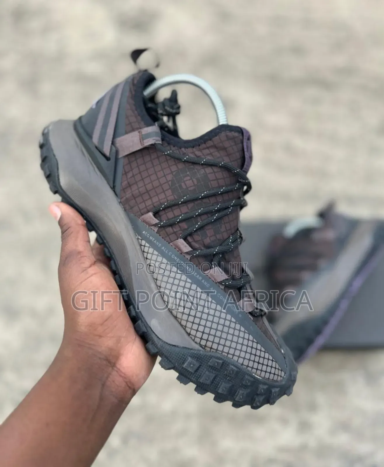 Nike ACG Mountain Fly Low React "Waterproof"
Sneakers